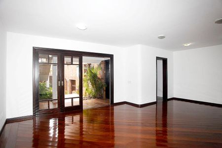 Casa à venda com 210m², 4 quartos e 2 vagasSala 1