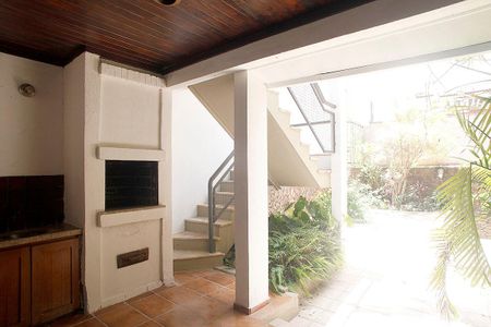 Casa à venda com 210m², 4 quartos e 2 vagasPátio - Detalhe Churrasqueira