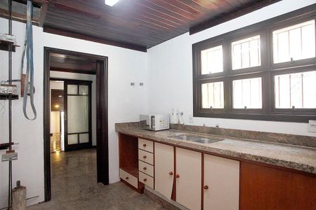 Casa à venda com 210m², 4 quartos e 2 vagasCozinha