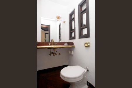 Casa à venda com 210m², 4 quartos e 2 vagasBanheiro 4 Lavabo