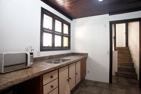 Casa à venda com 210m², 4 quartos e 2 vagasCozinha