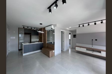 Sala  de apartamento para alugar com 2 quartos, 71m² em Santo Amaro, São Paulo