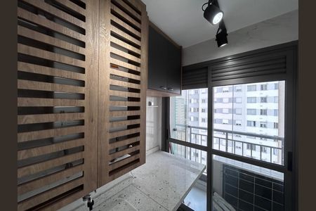 Apartamento para alugar com 71m², 2 quartos e 1 vagaCozinha americana - área de serviço 