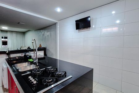 Casa à venda com 237m², 2 quartos e 2 vagasCozinha