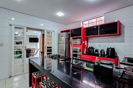 Casa à venda com 237m², 2 quartos e 2 vagasCozinha