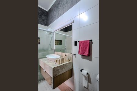 Casa à venda com 237m², 2 quartos e 2 vagasBanheiro