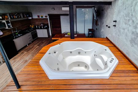 Casa à venda com 237m², 2 quartos e 2 vagasÁrea externa