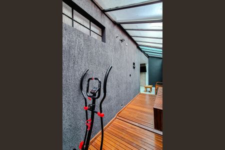 Casa à venda com 237m², 2 quartos e 2 vagasÁrea externa