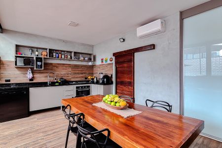 Casa à venda com 237m², 2 quartos e 2 vagasÁrea externa