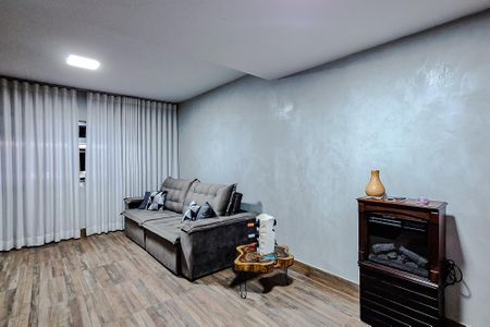 Casa à venda com 237m², 2 quartos e 2 vagasSala