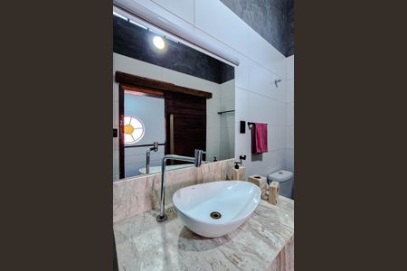 Casa à venda com 237m², 2 quartos e 2 vagasBanheiro