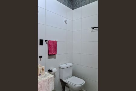 Casa à venda com 237m², 2 quartos e 2 vagasBanheiro