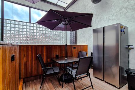 Casa à venda com 237m², 2 quartos e 2 vagasÁrea externa