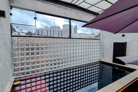 Casa à venda com 237m², 2 quartos e 2 vagasÁrea externa