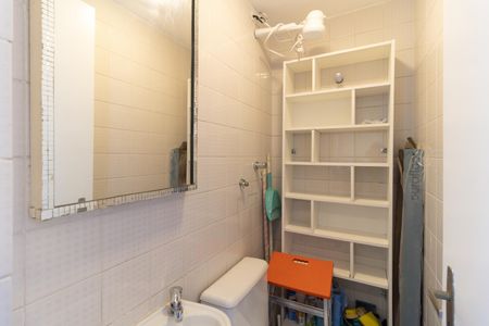 Apartamento à venda com 59m², 2 quartos e 1 vaga Apartamento à venda com 59m², 2 quartos e 1 vagaBanheiro de Serviço