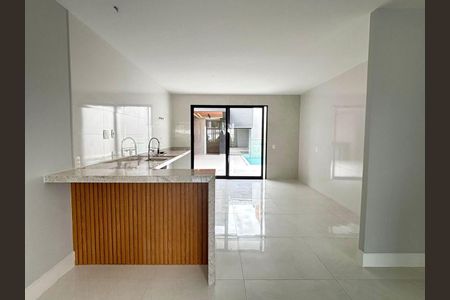 Casa à venda com 4 quartos, 360m² em Barra da Tijuca, Rio de Janeiro