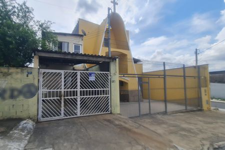 Casa para alugar com 50m², 1 quarto e 1 vagaFachada do imóvel com placa QuintoAndar