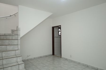 Casa para alugar com 180m², 4 quartos e 2 vagasSala
