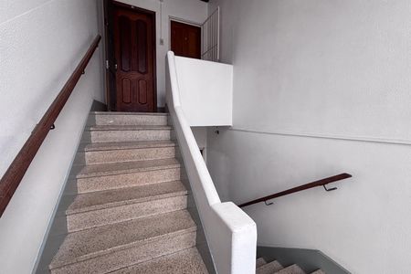Apartamento à venda com 76m², 3 quartos e sem vagaEscadas