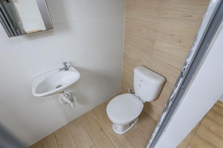 Banheiro de casa para alugar com 1 quarto, 20m² em Bosque da Saúde, São Paulo