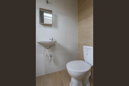 Banheiro de casa para alugar com 1 quarto, 20m² em Bosque da Saúde, São Paulo