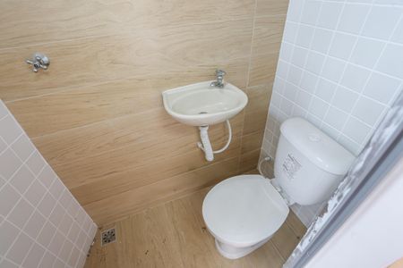 Banheiro de casa para alugar com 1 quarto, 15m² em Bosque da Saúde, São Paulo