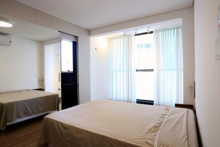 Suíte de apartamento para alugar com 2 quartos, 140m² em Lourdes, Belo Horizonte