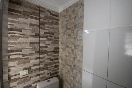 Banheiro de apartamento para alugar com 1 quarto, 23m² em Jardim Ataliba Leonel, São Paulo