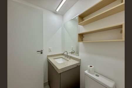 Studio para alugar com 26m², 0 quarto e sem vaga Studio para alugar com 26m², 0 quarto e sem vagaBanheiro