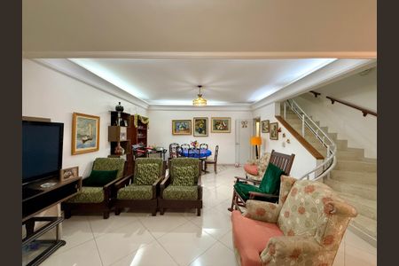 Casa à venda com 210m², 3 quartos e 2 vagasSala 