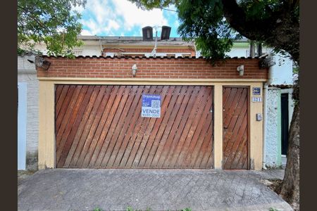 Casa à venda com 210m², 3 quartos e 2 vagasFachada 