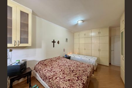 Casa à venda com 210m², 3 quartos e 2 vagasSuíte 