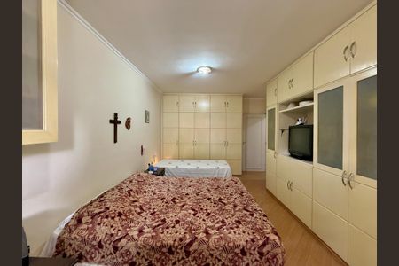 Casa à venda com 210m², 3 quartos e 2 vagasSuíte 