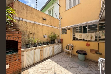 Casa à venda com 210m², 3 quartos e 2 vagasQuintal 