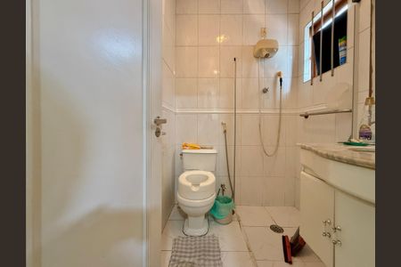 Casa à venda com 210m², 3 quartos e 2 vagasBanheiro Suíte 