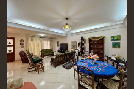 Casa à venda com 3 quartos, 210m² em Cidade Monções, São Paulo