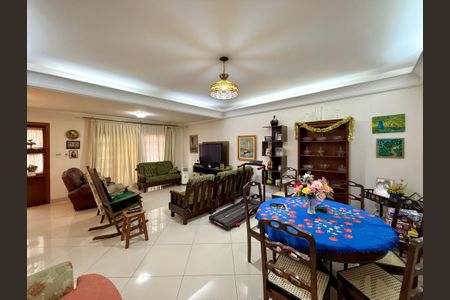 Casa à venda com 210m², 3 quartos e 2 vagasSala 