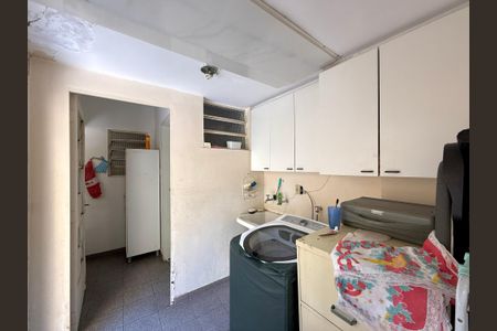 Casa à venda com 210m², 3 quartos e 2 vagasÁrea de Serviço