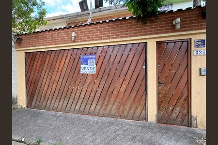 Casa à venda com 210m², 3 quartos e 2 vagasFachada 