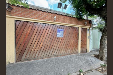 Casa à venda com 210m², 3 quartos e 2 vagasFachada 