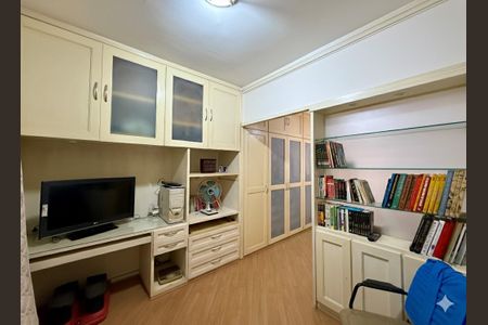 Casa à venda com 210m², 3 quartos e 2 vagasQuarto 2