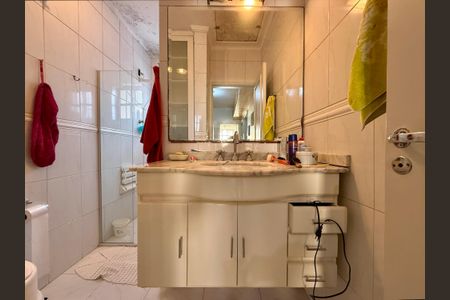 Casa à venda com 210m², 3 quartos e 2 vagasBanheiro Social 