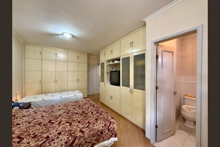 Casa à venda com 210m², 3 quartos e 2 vagasSuíte 