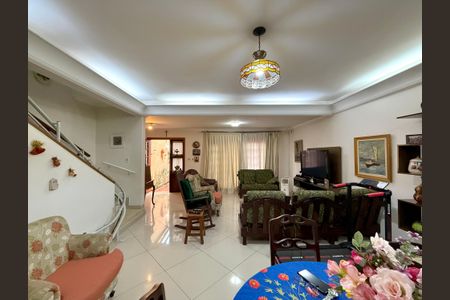 Casa à venda com 210m², 3 quartos e 2 vagasSala 