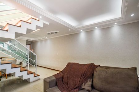 Casa à venda com 140m², 3 quartos e 4 vagasSala