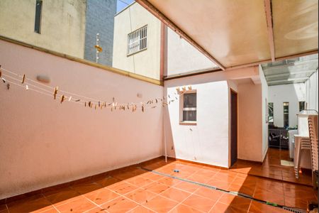 Casa à venda com 140m², 3 quartos e 4 vagasQuintal
