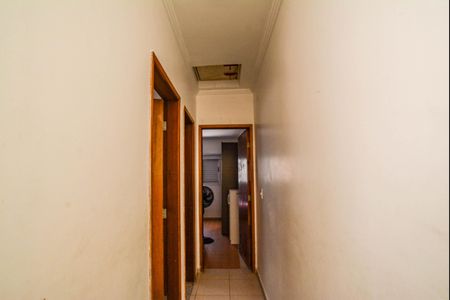 Casa à venda com 140m², 3 quartos e 4 vagasCorredor