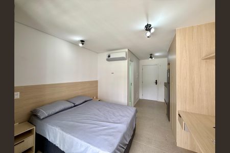 Quarto  de kitnet/studio para alugar com 0 quarto, 26m² em Campo Belo, São Paulo