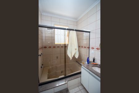 Apartamento para alugar com 224m², 4 quartos e 6 vagas Apartamento para alugar com 224m², 4 quartos e 6 vagasBanheiro da Suíte