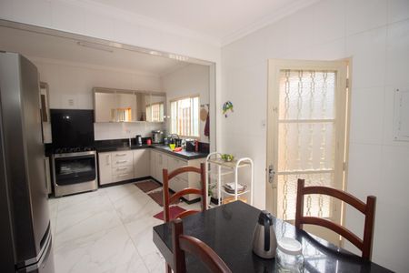 Apartamento para alugar com 224m², 4 quartos e 6 vagas Apartamento para alugar com 224m², 4 quartos e 6 vagasCozinha